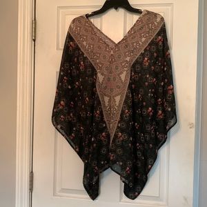 Never worn. Design lab short Caftan. Main color is black/cream. Size M/L